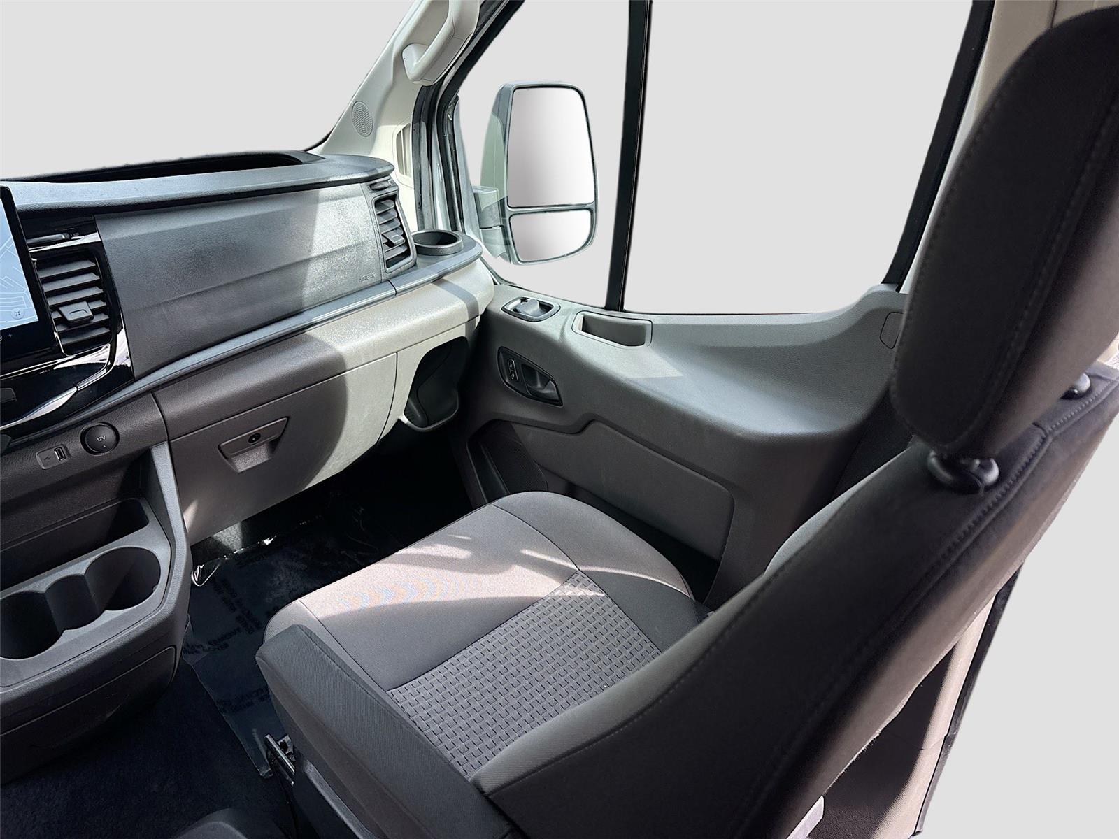 2024 Ford Transit Passenger Wagon XLT