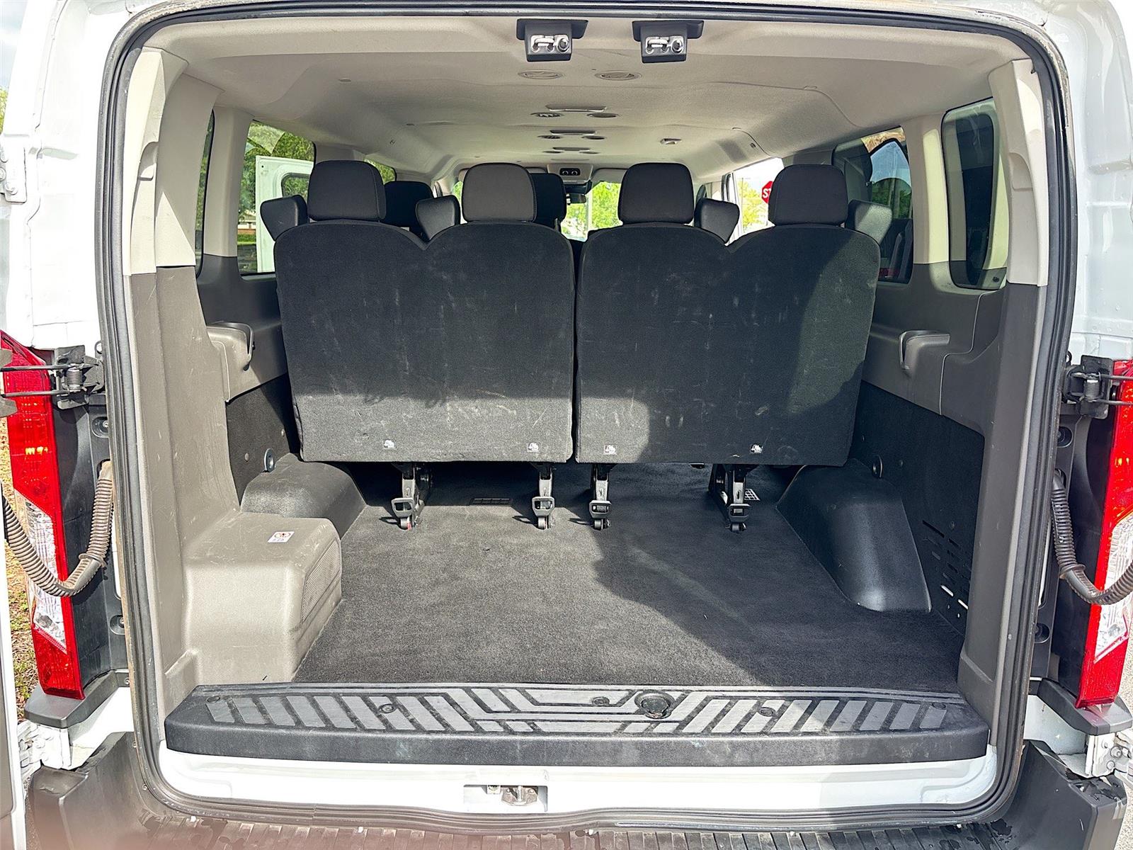 2024 Ford Transit Passenger Wagon XLT