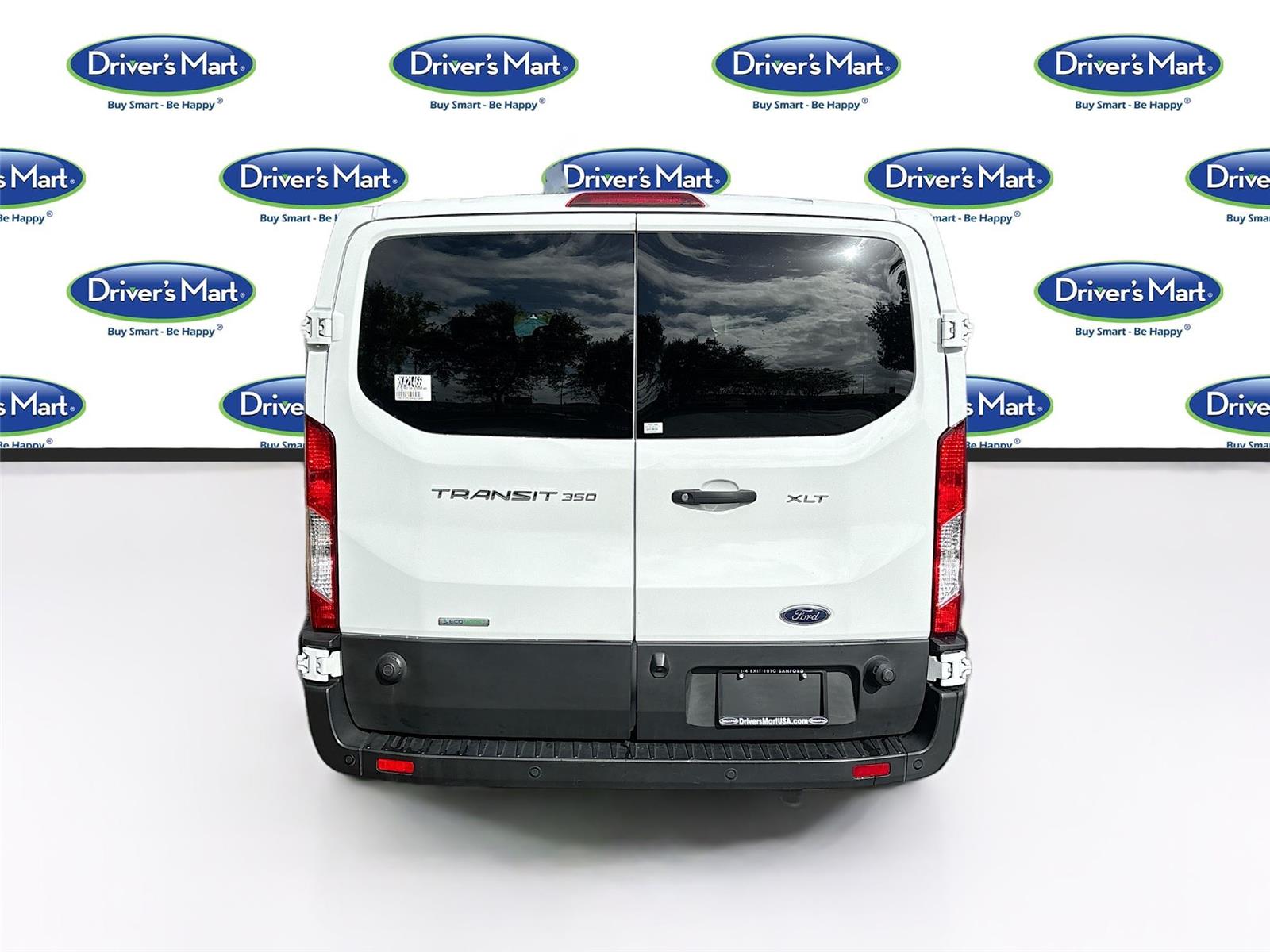 2024 Ford Transit Passenger Wagon XLT