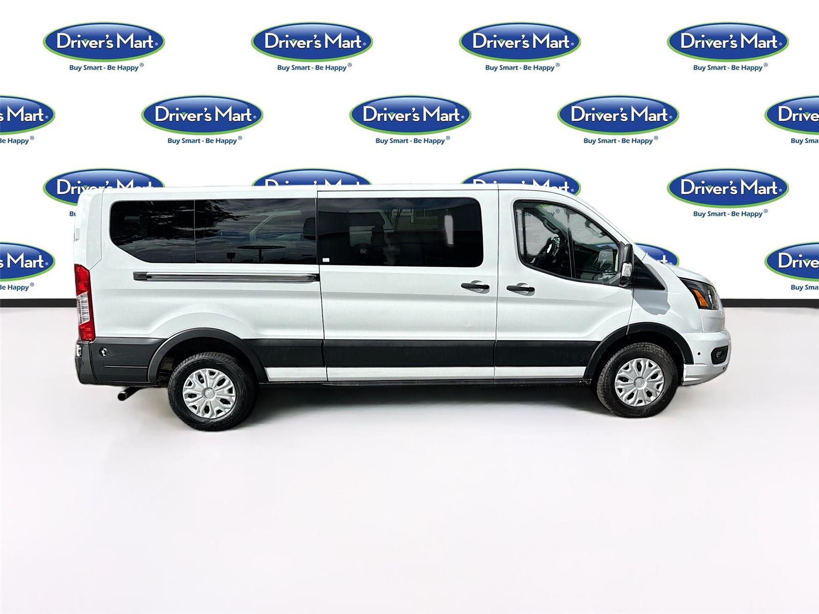2024 Ford Transit Passenger Wagon XLT