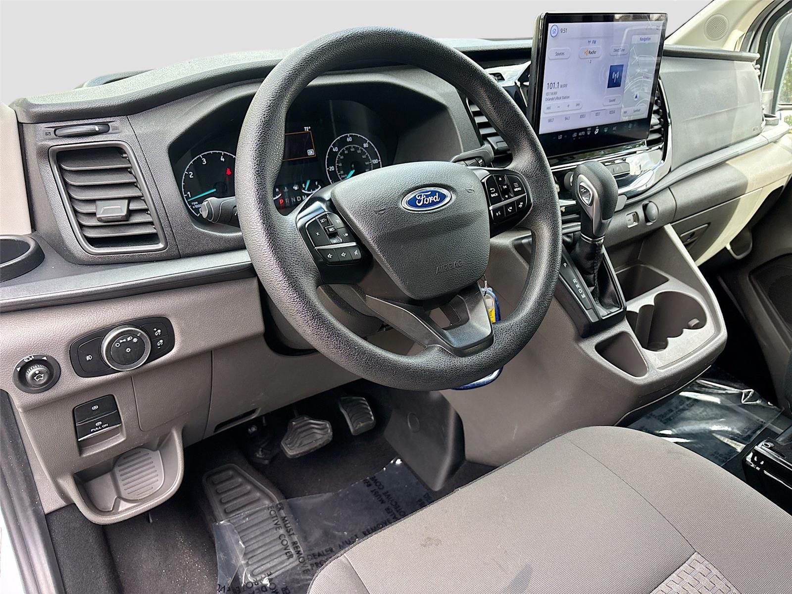 2024 Ford Transit Passenger Wagon XLT