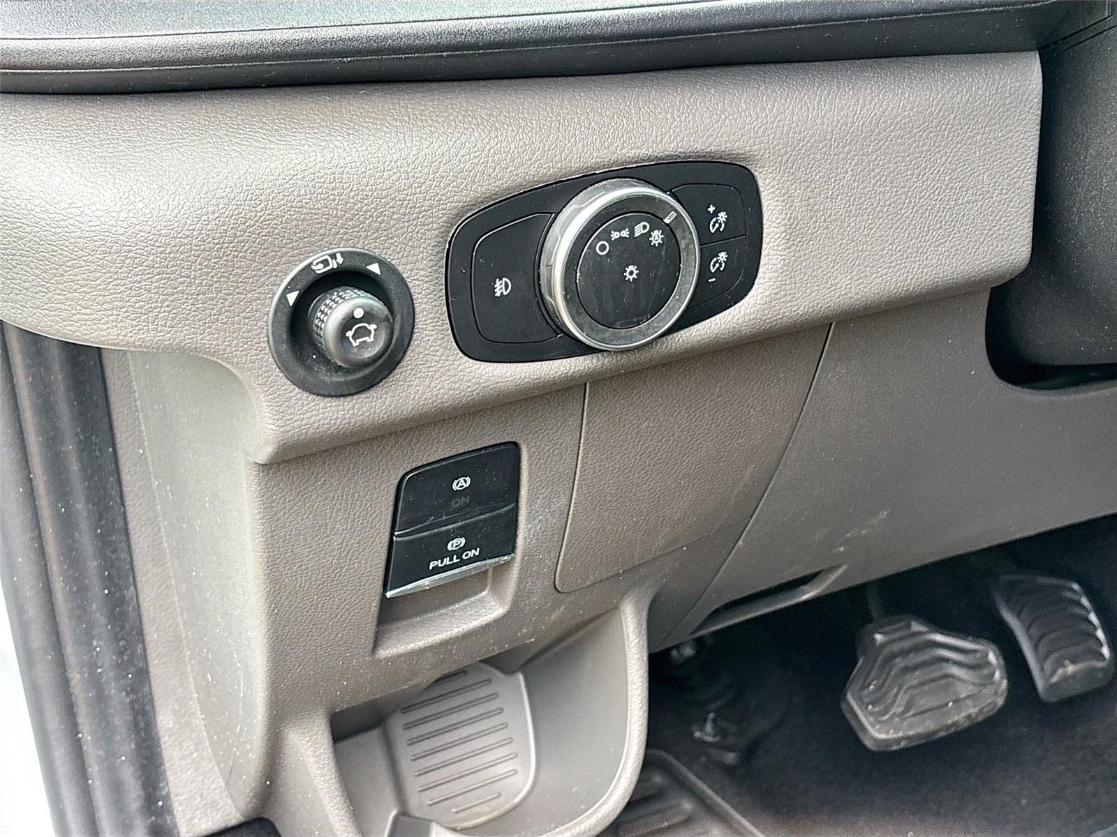 2024 Ford Transit Passenger Wagon XLT