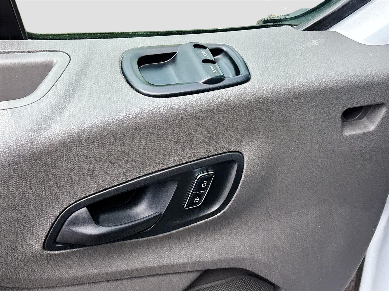 2024 Ford Transit Passenger Wagon XLT