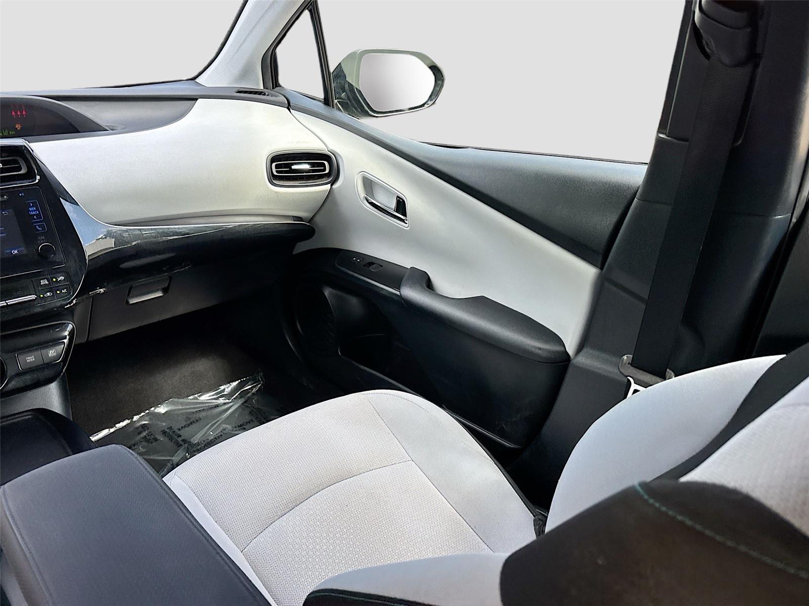 2019 Toyota Prius LE