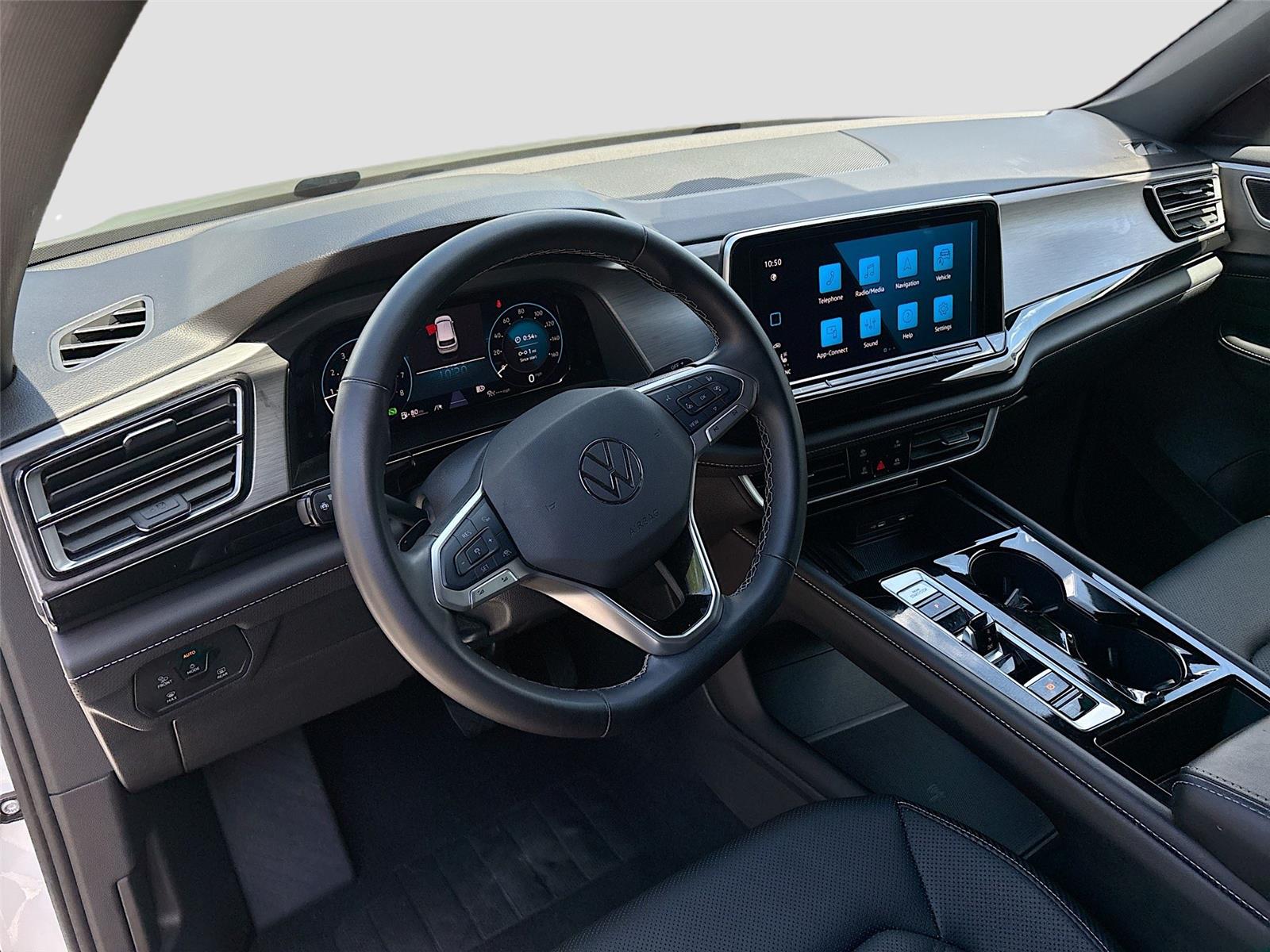 2025 Volkswagen Atlas Cross Sport 2.0T SE w/Technology