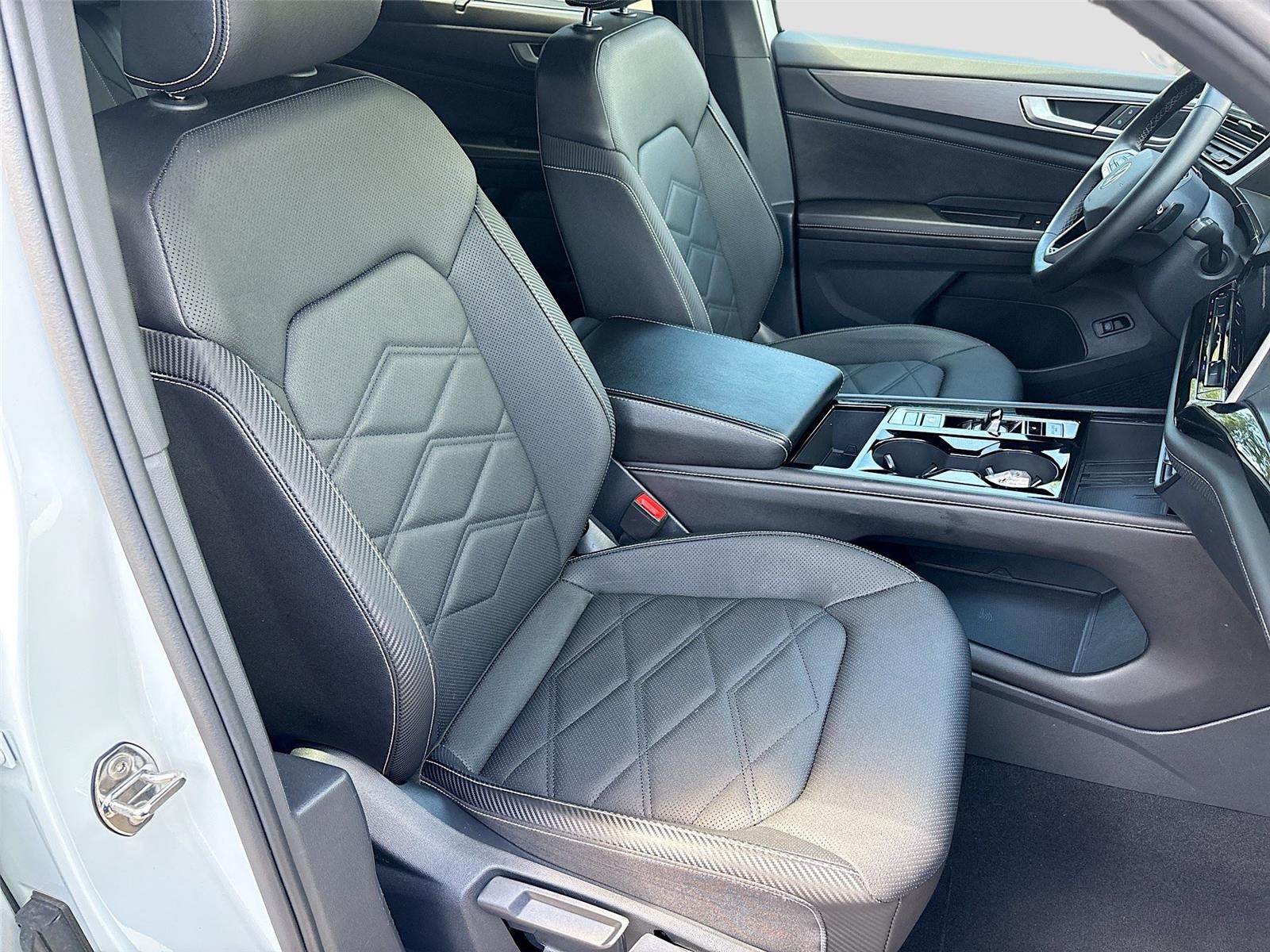 2025 Volkswagen Atlas Cross Sport 2.0T SE w/Technology