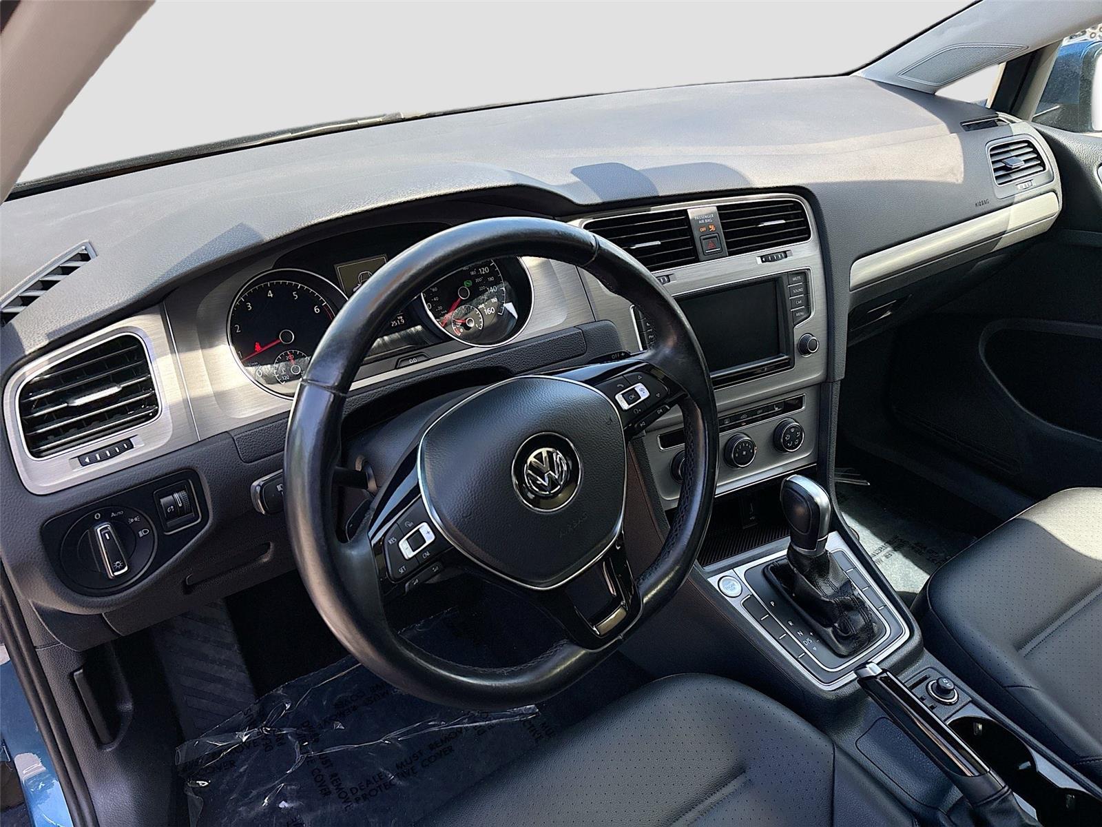 2017 Volkswagen Golf Wolfsburg Edition