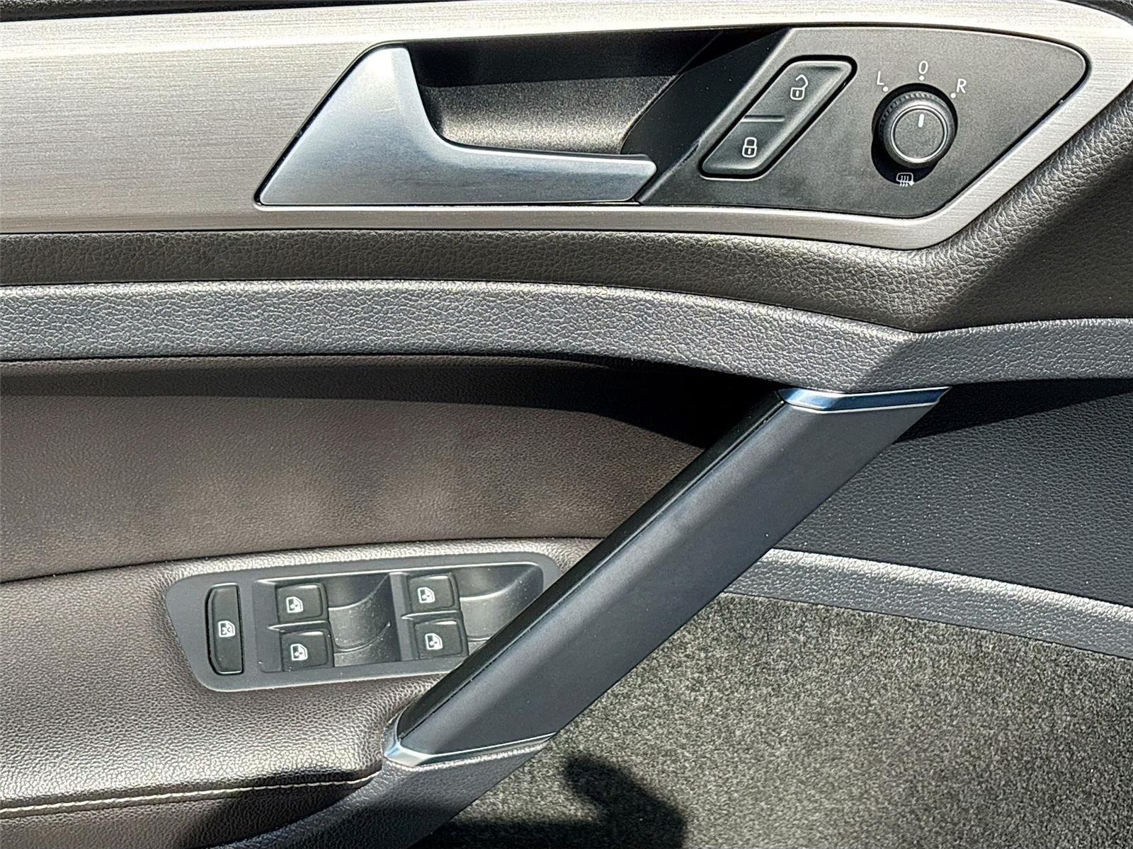 2017 Volkswagen Golf Wolfsburg Edition