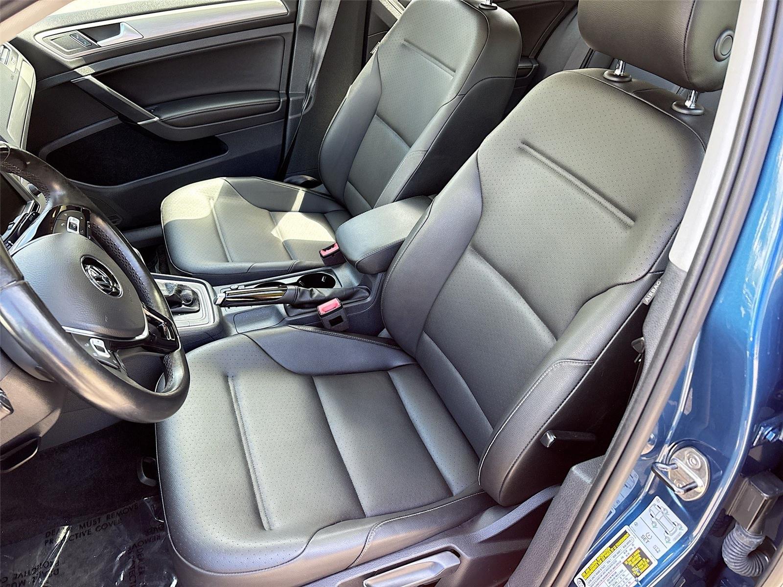 2017 Volkswagen Golf Wolfsburg Edition