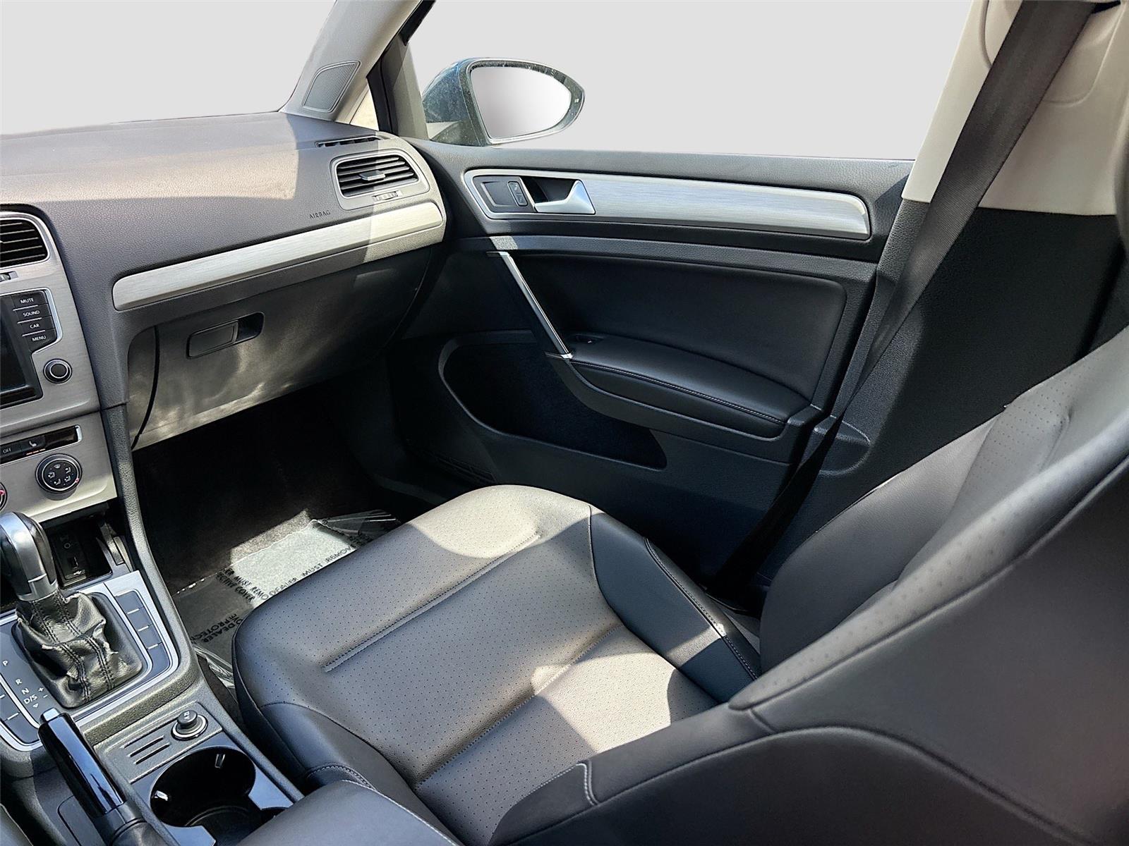 2017 Volkswagen Golf Wolfsburg Edition