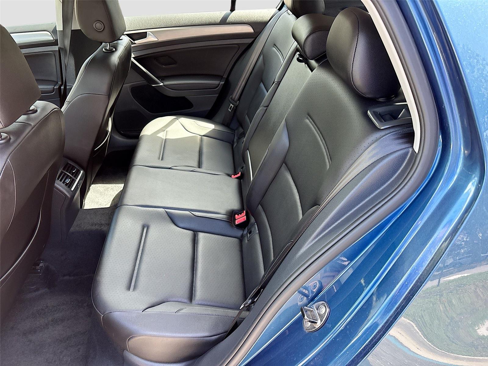 2017 Volkswagen Golf Wolfsburg Edition