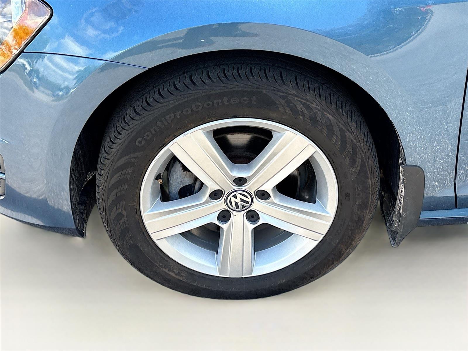 2017 Volkswagen Golf Wolfsburg Edition