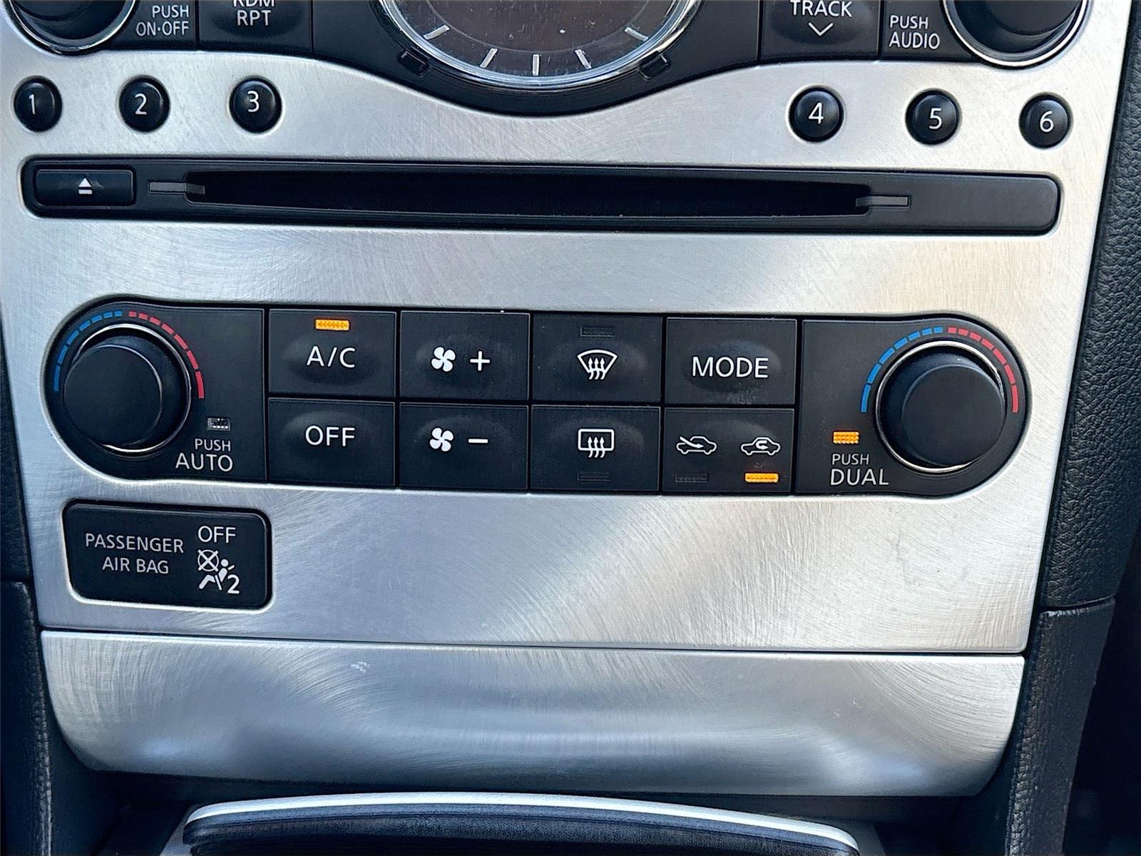 2014 INFINITI Q60 Convertible