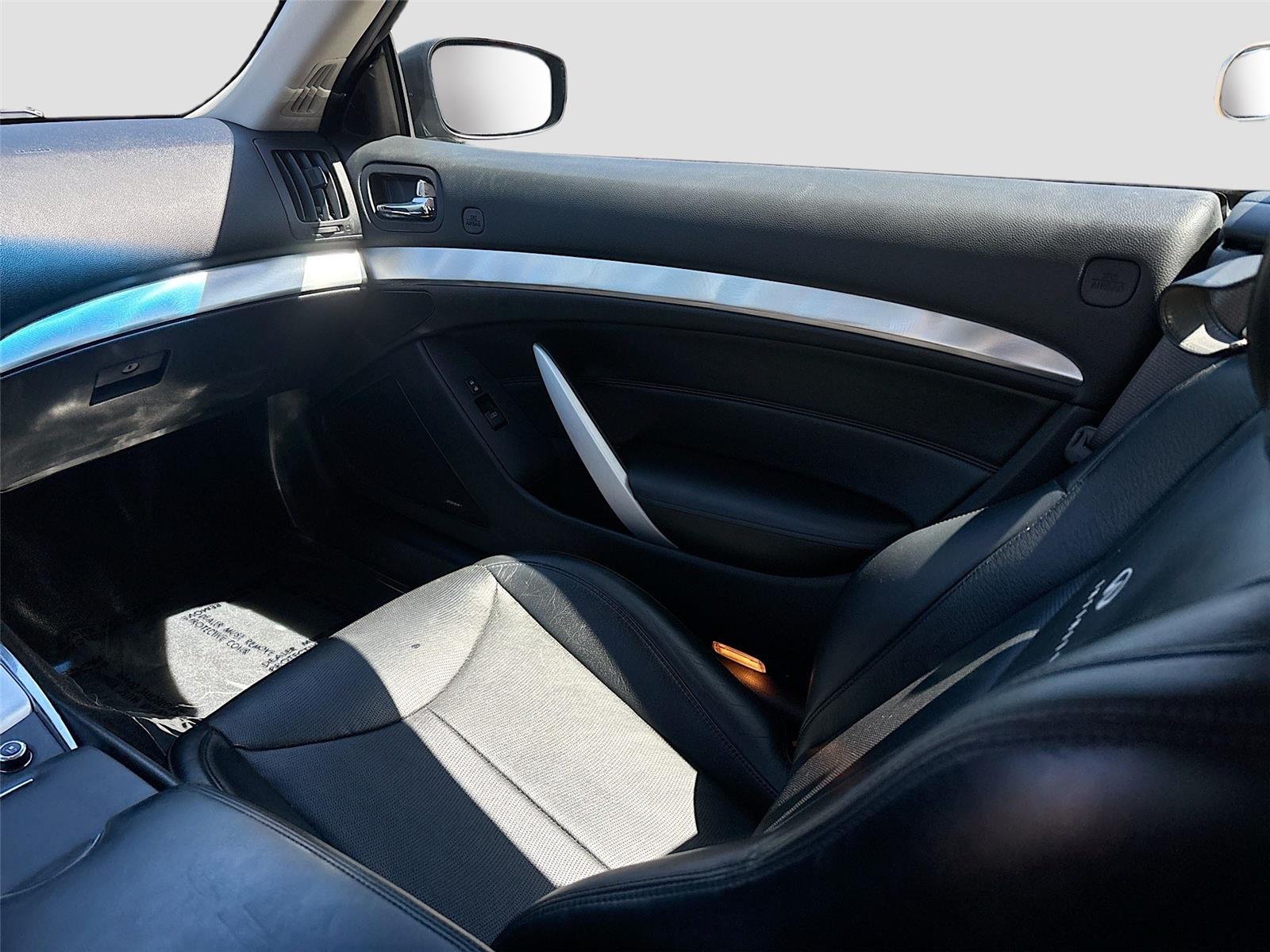 2014 INFINITI Q60 Convertible