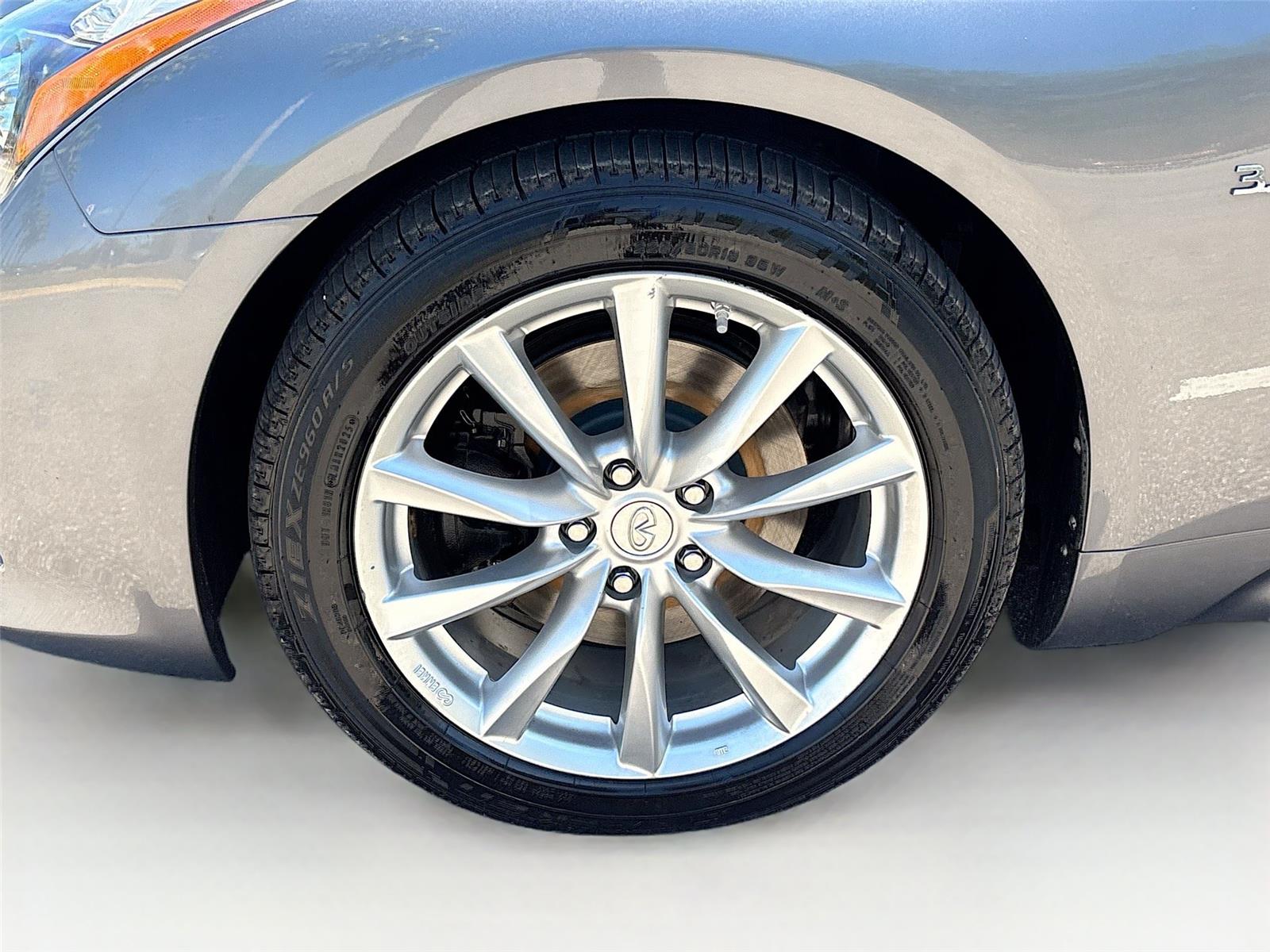 2014 INFINITI Q60 Convertible