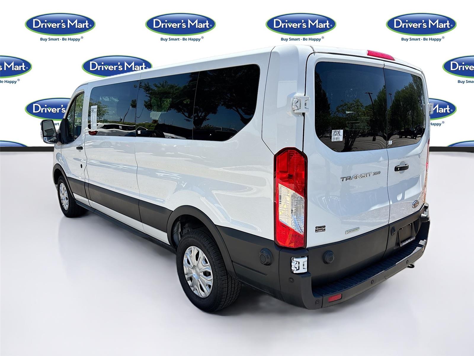 2024 Ford Transit Passenger Wagon XLT