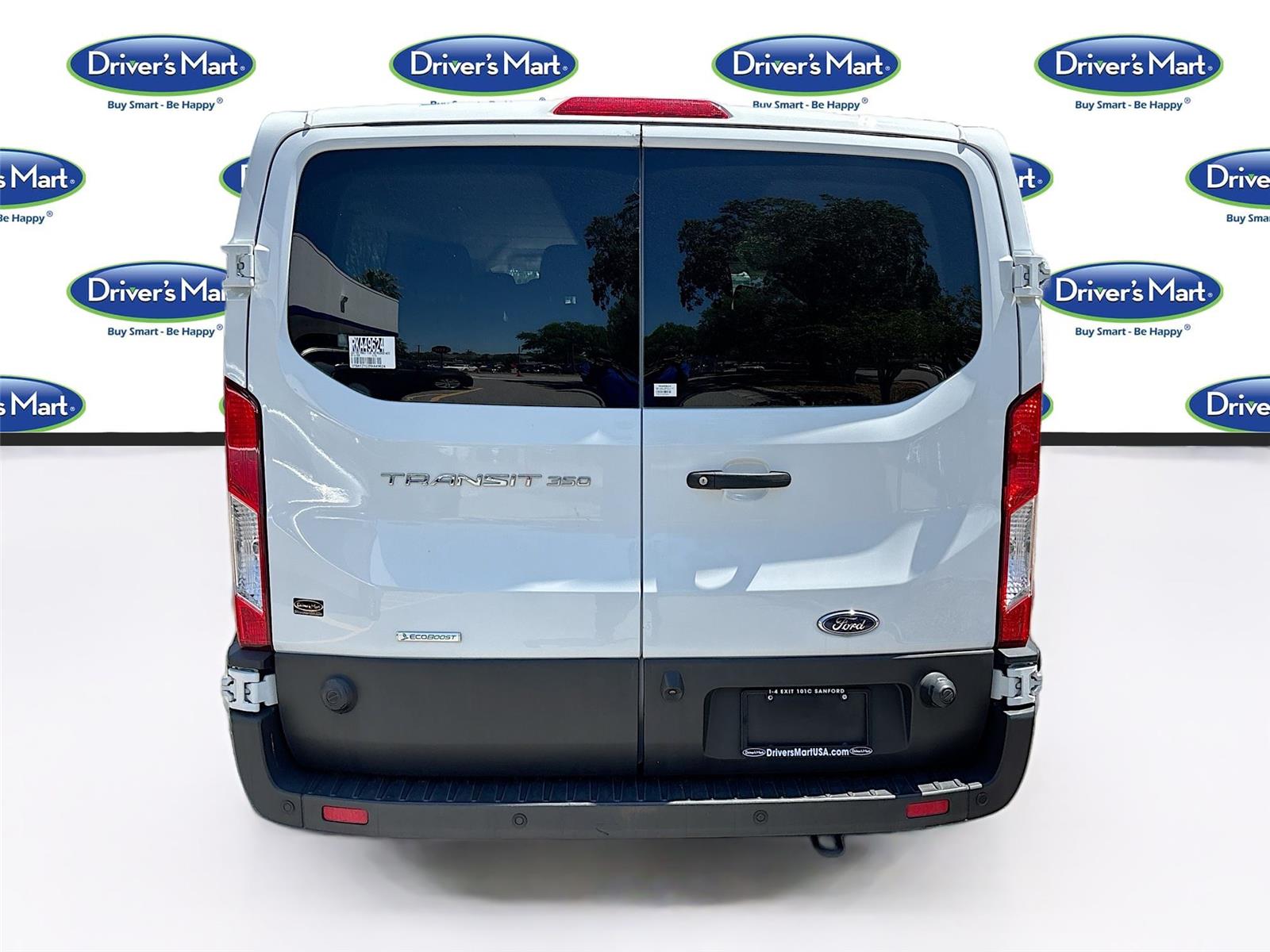 2024 Ford Transit Passenger Wagon XLT