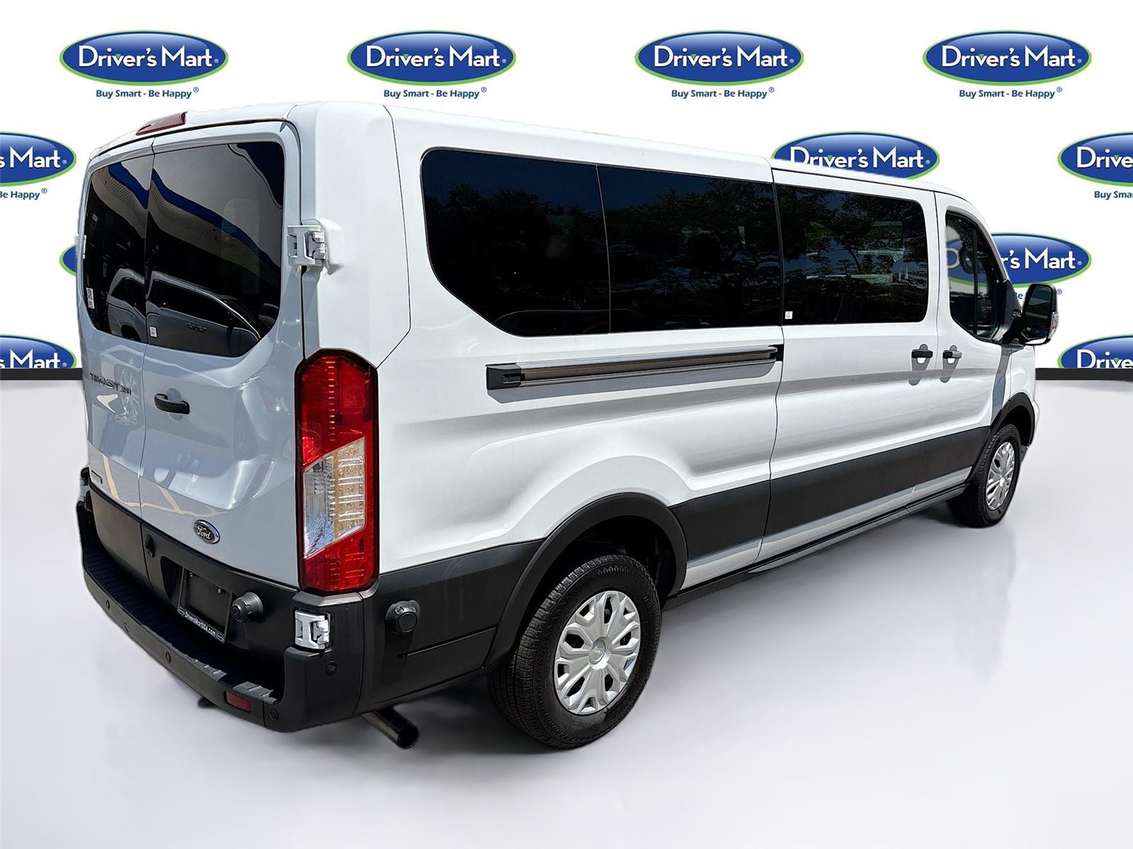 2024 Ford Transit Passenger Wagon XLT