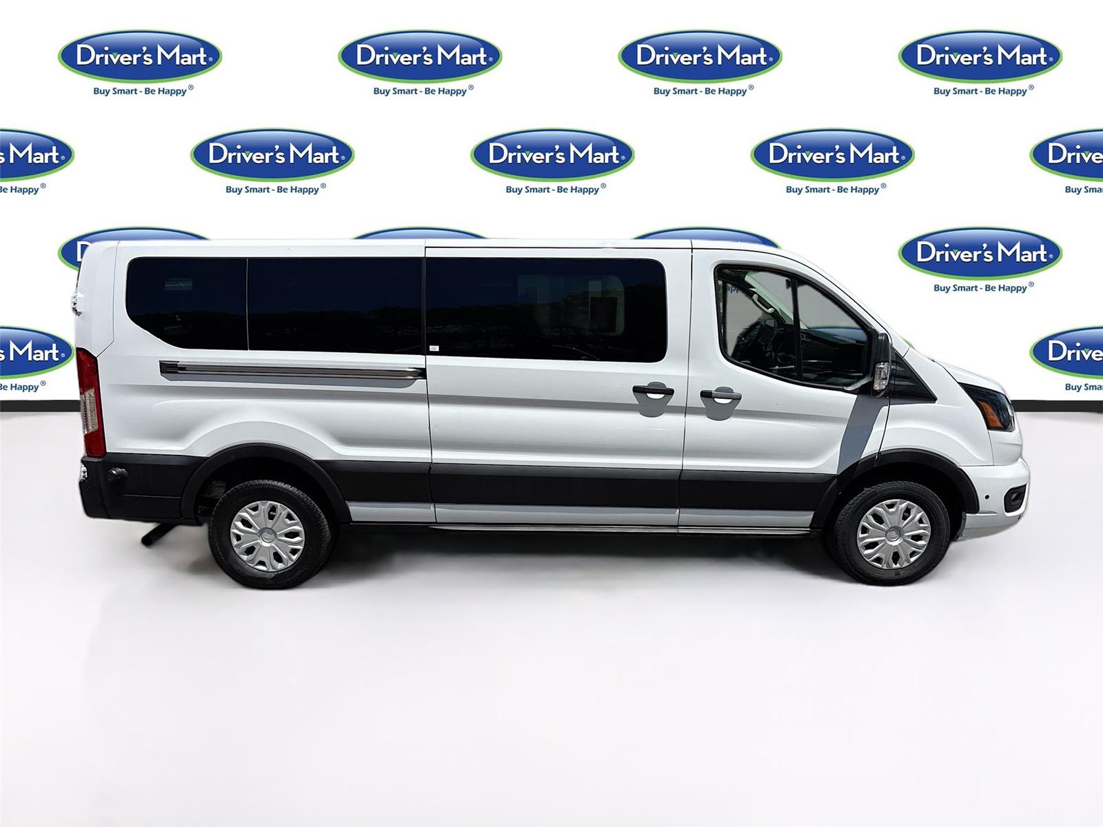 2024 Ford Transit Passenger Wagon XLT