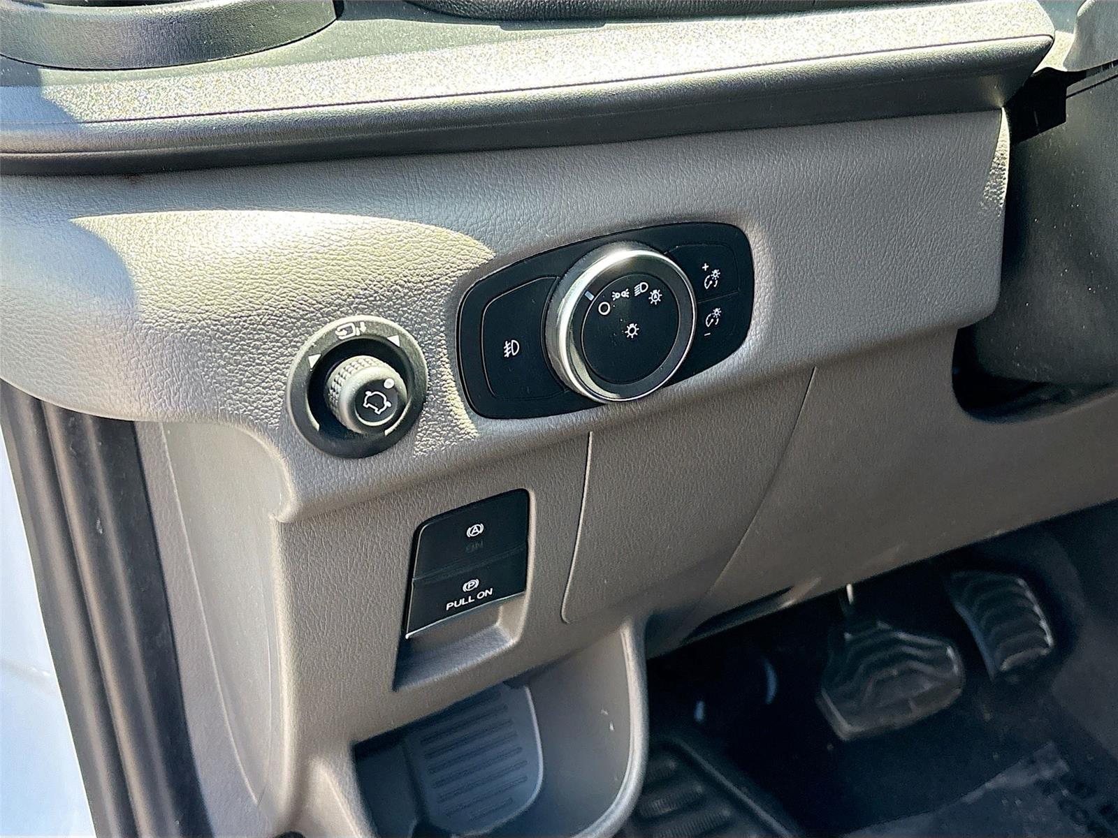 2024 Ford Transit Passenger Wagon XLT