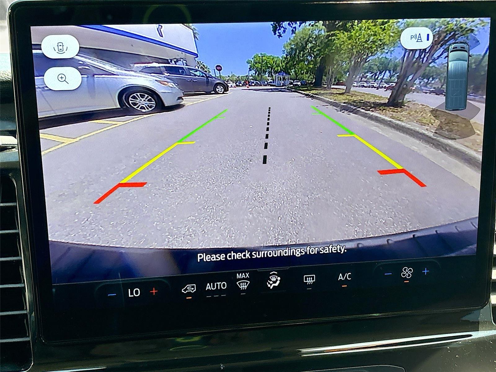 2024 Ford Transit Passenger Wagon XLT