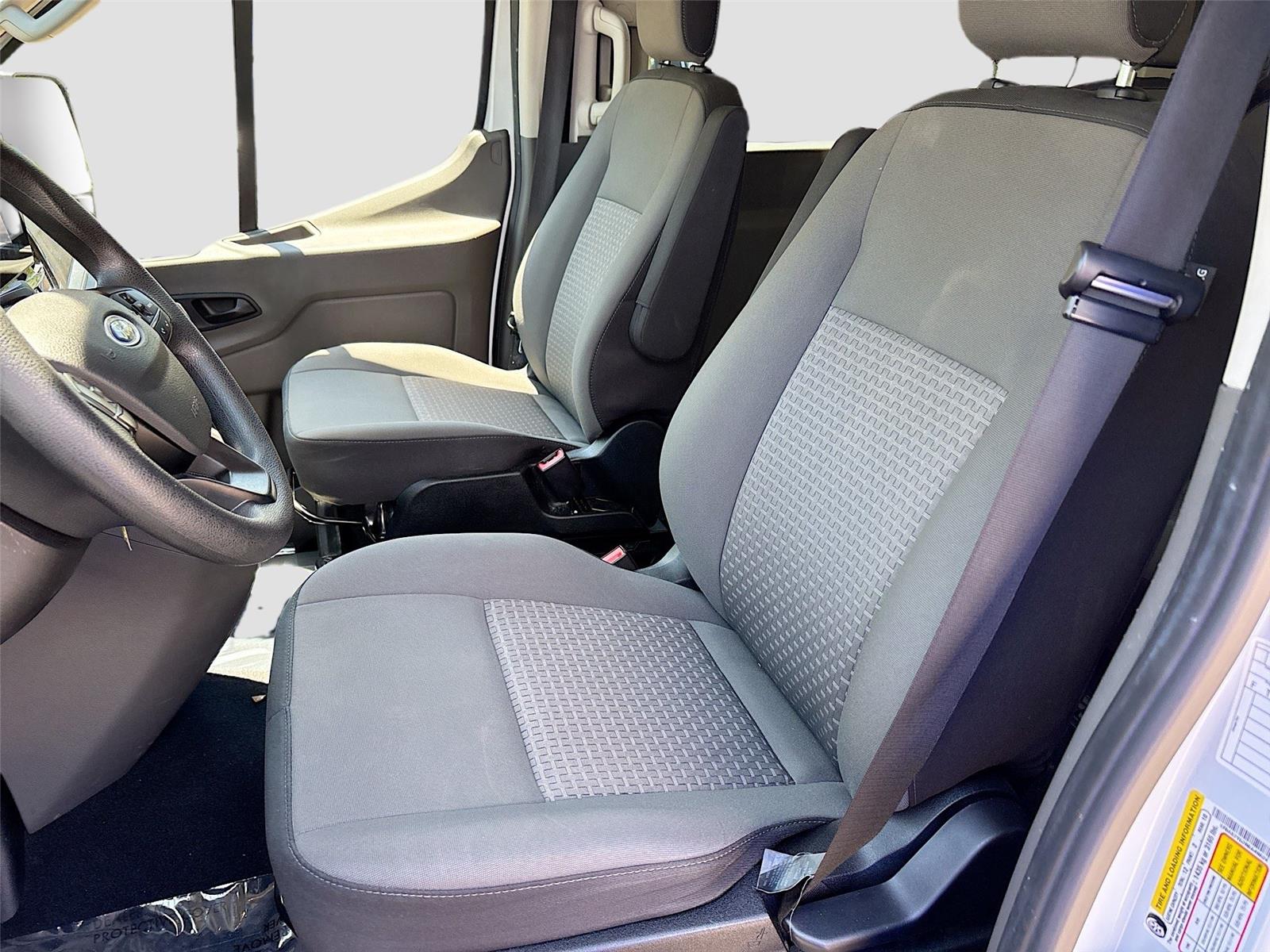 2024 Ford Transit Passenger Wagon XLT