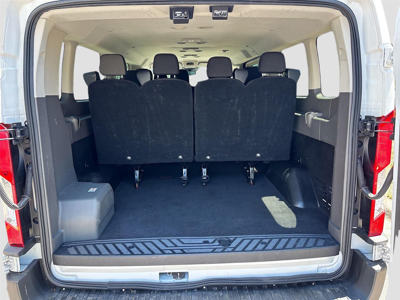 2024 Ford Transit Passenger Wagon XLT