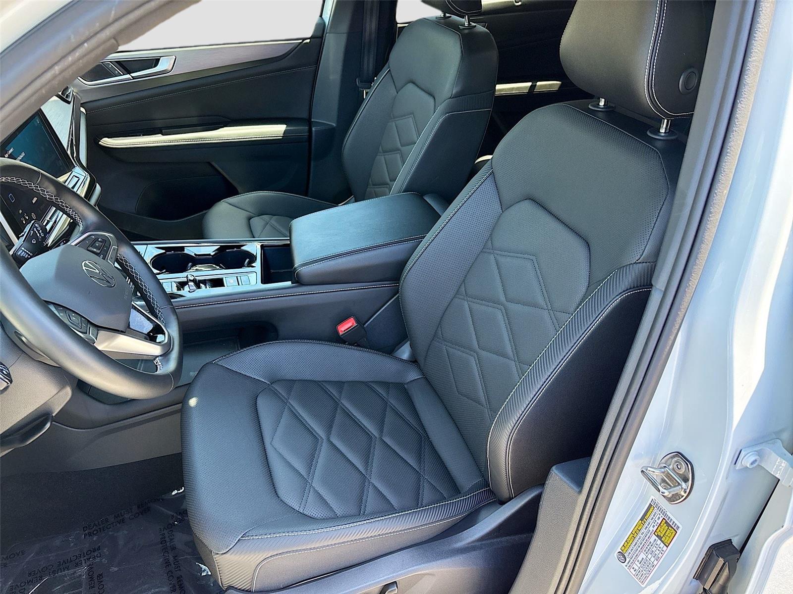 2025 Volkswagen Atlas Cross Sport 2.0T SE w/Technology