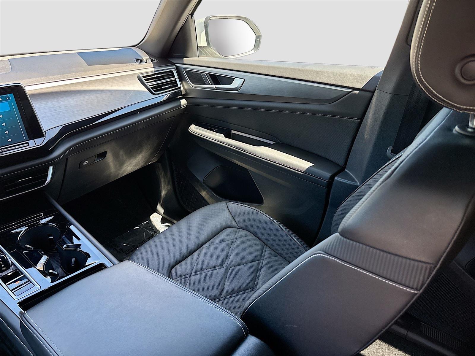 2025 Volkswagen Atlas Cross Sport 2.0T SE w/Technology