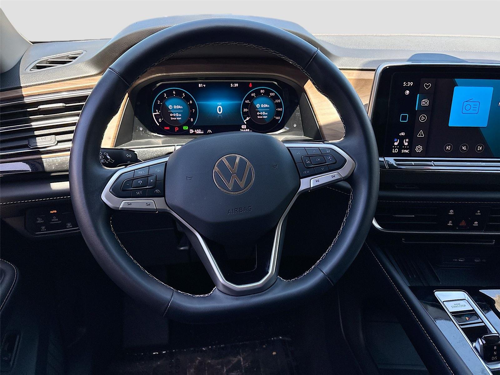 2025 Volkswagen Atlas 2.0T SE w/Technology