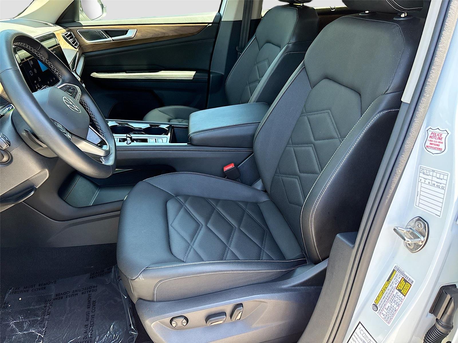 2025 Volkswagen Atlas 2.0T SE w/Technology