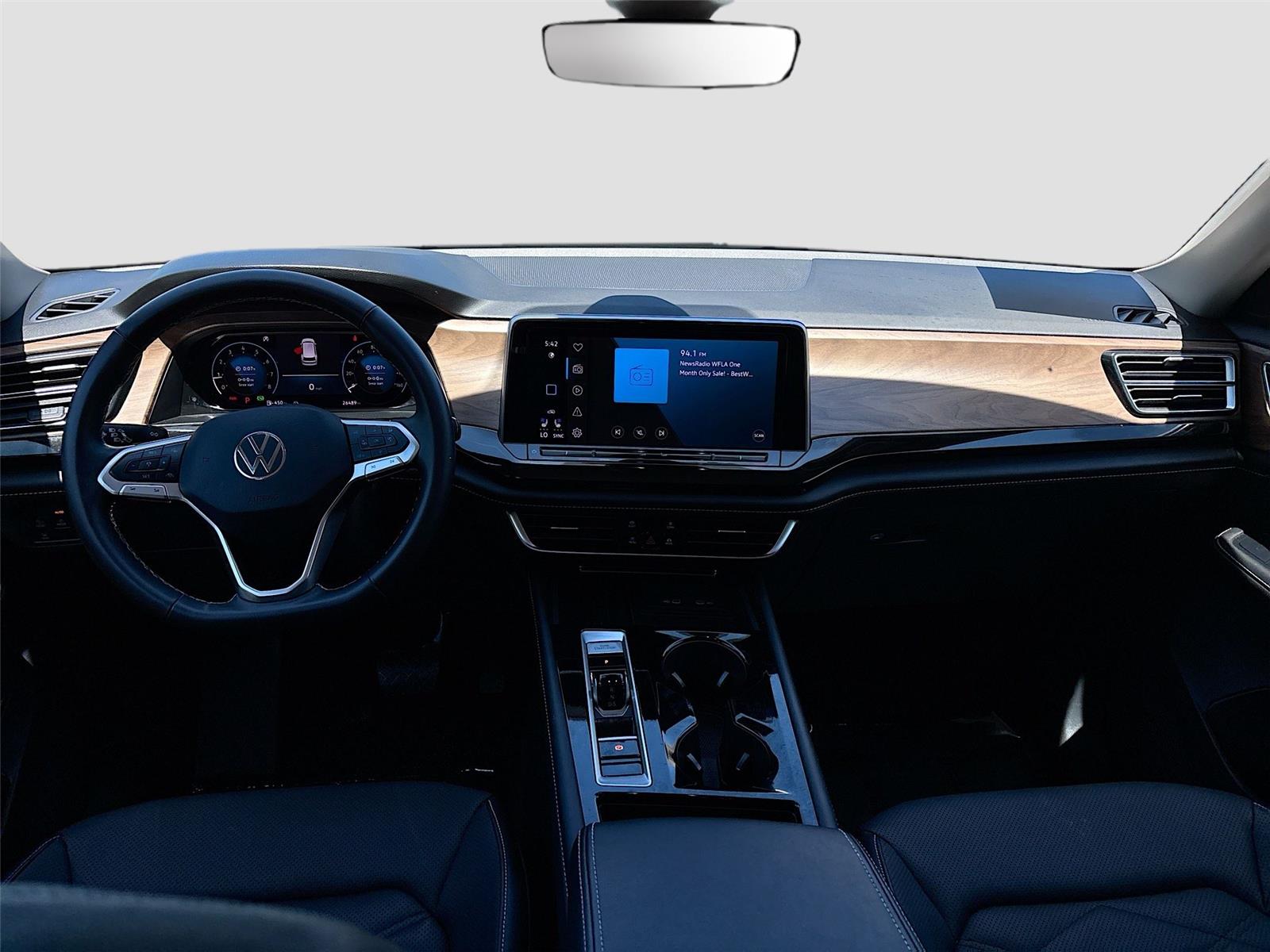 2025 Volkswagen Atlas 2.0T SE w/Technology