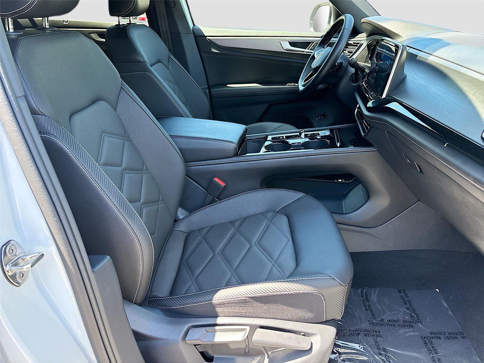 2025 Volkswagen Atlas Cross Sport 2.0T SE w/Technology