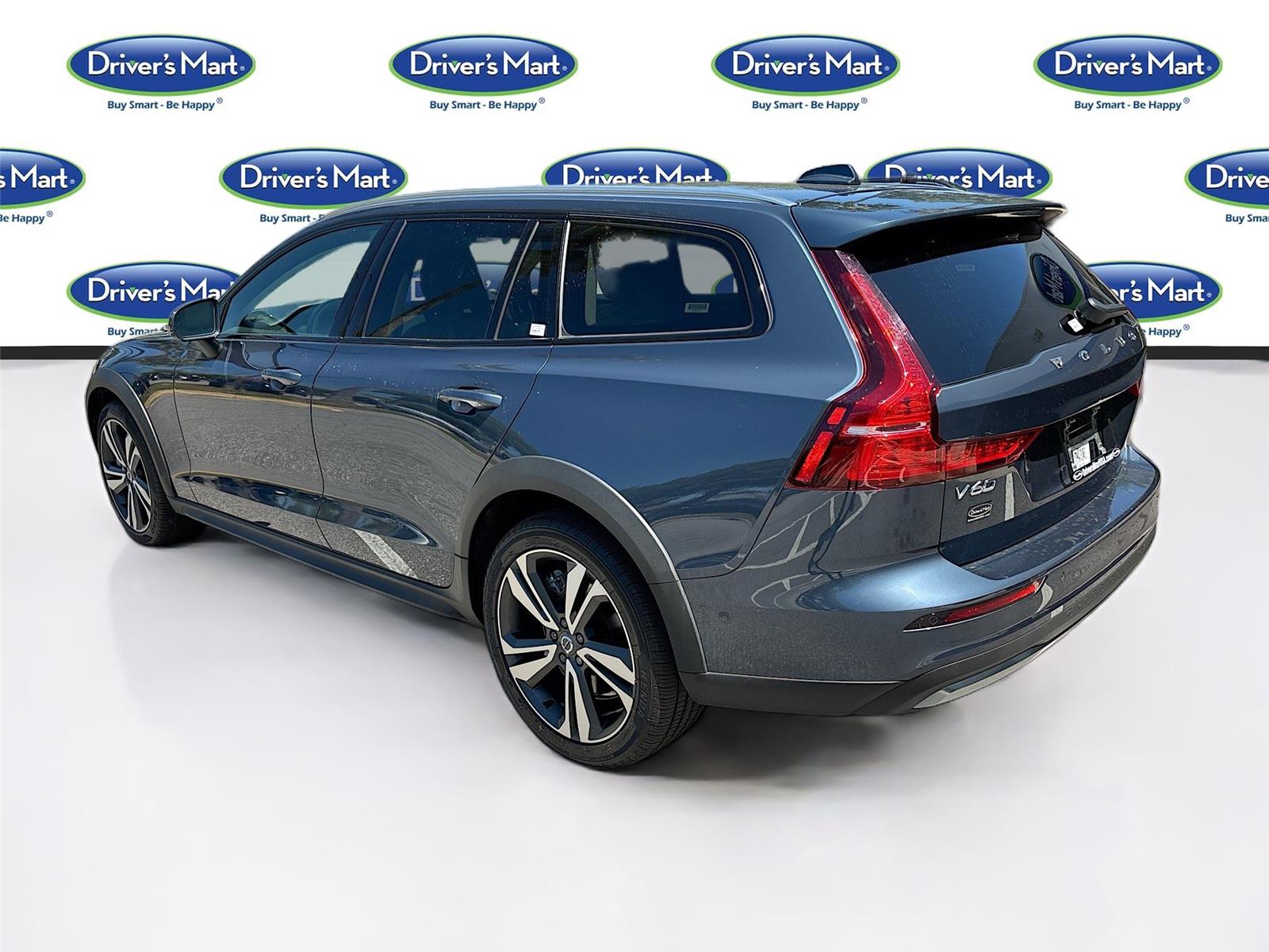 2025 Volvo V60 Cross Country Plus