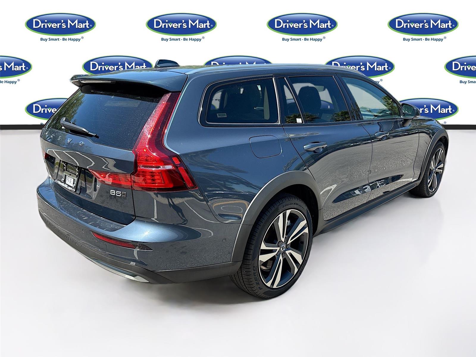 2025 Volvo V60 Cross Country Plus