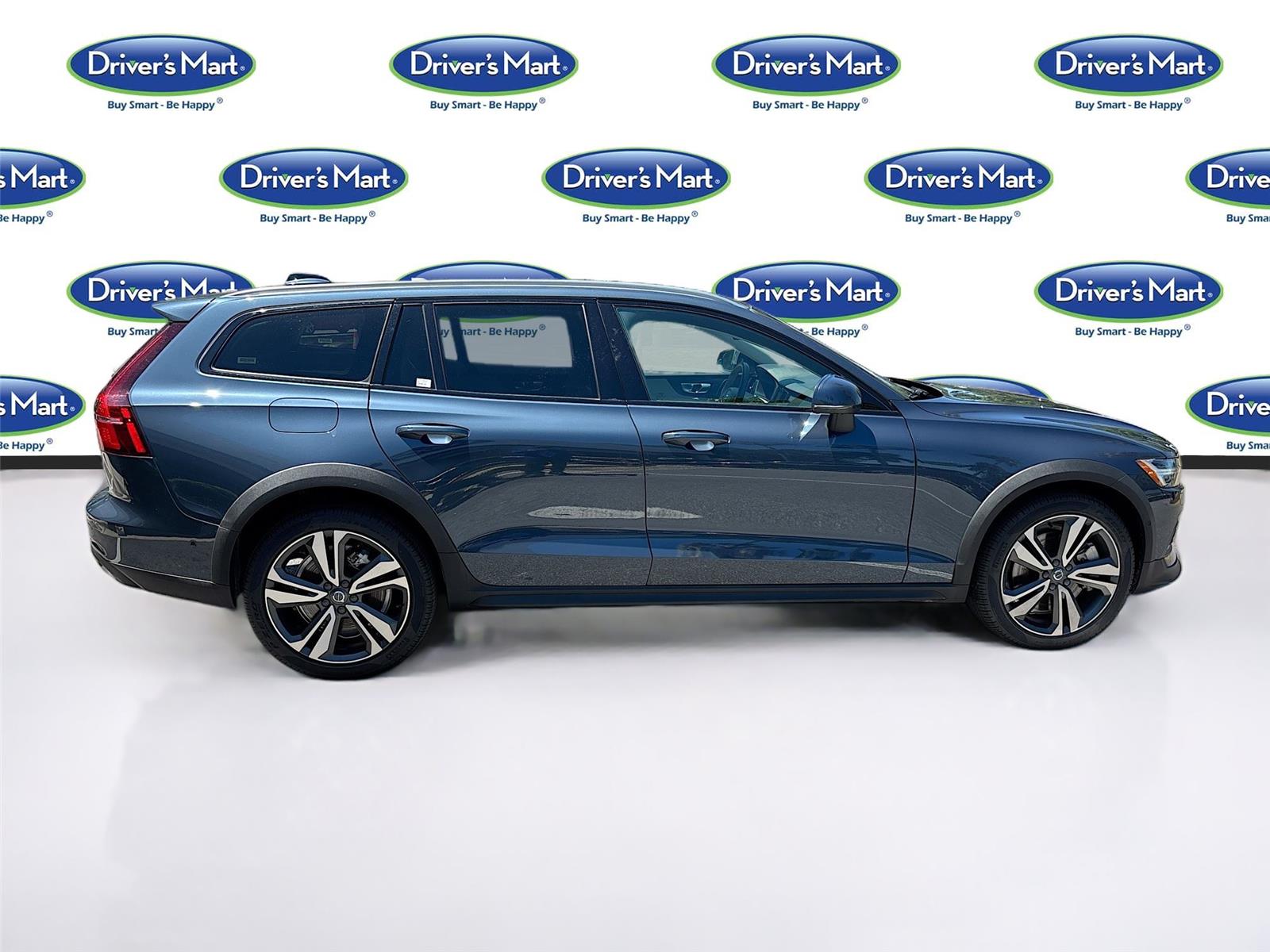 2025 Volvo V60 Cross Country Plus