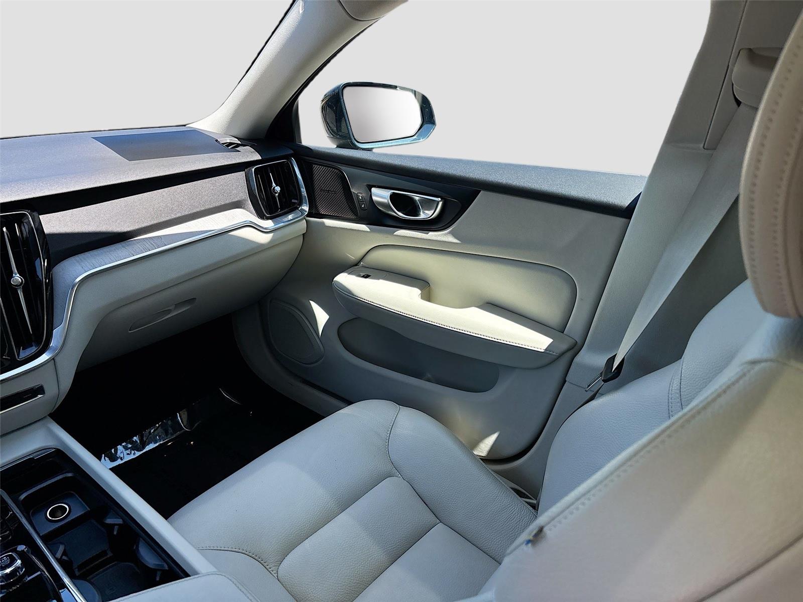 2025 Volvo V60 Cross Country Plus