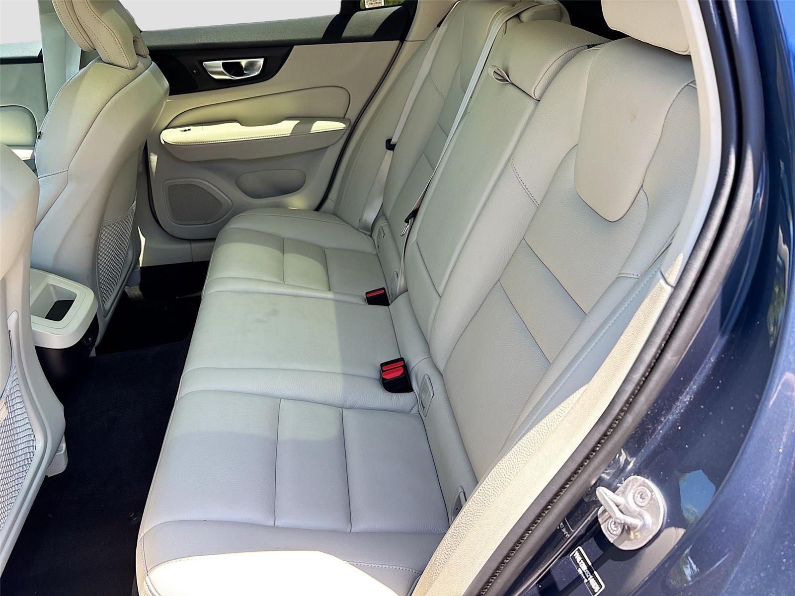 2025 Volvo V60 Cross Country Plus