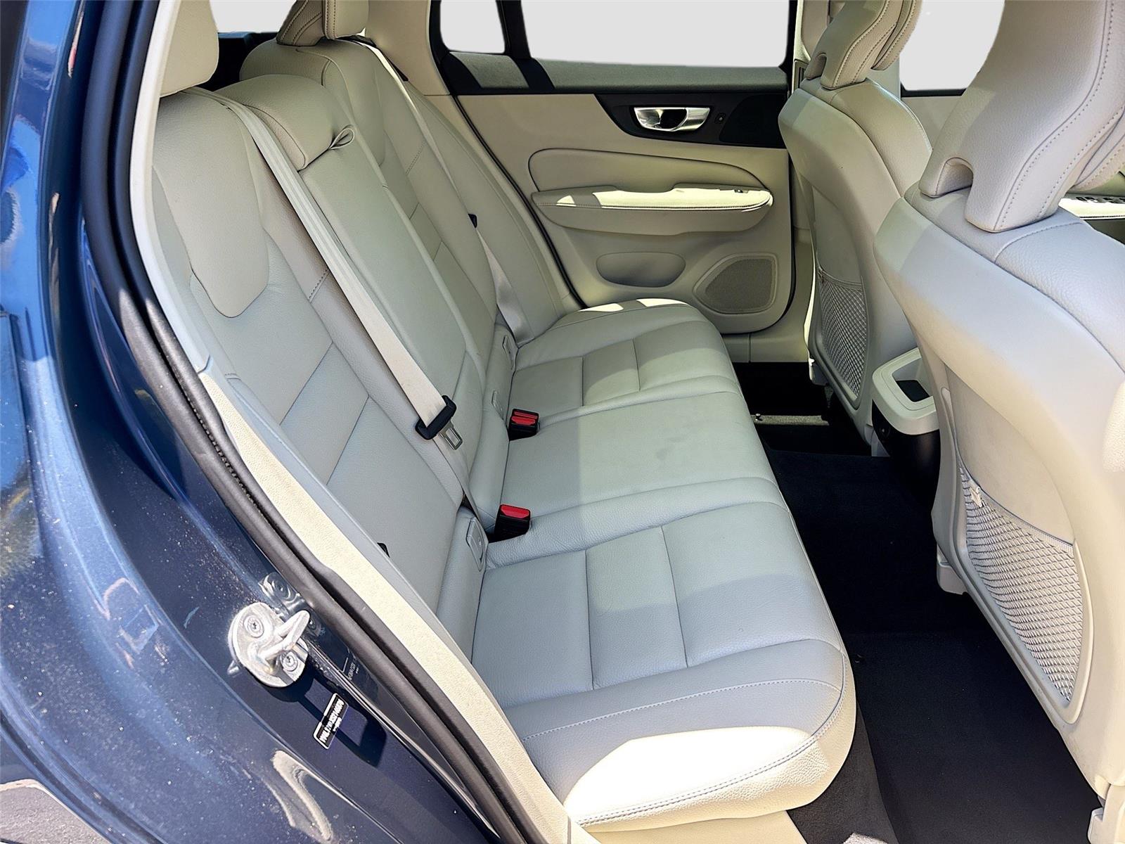 2025 Volvo V60 Cross Country Plus