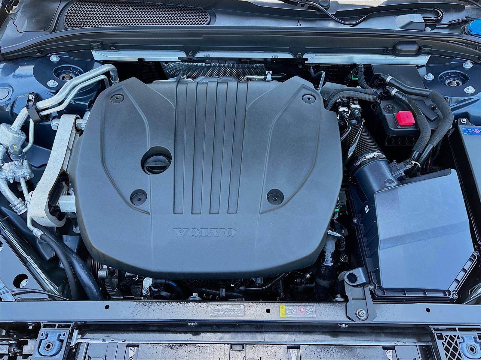 2025 Volvo V60 Cross Country Plus