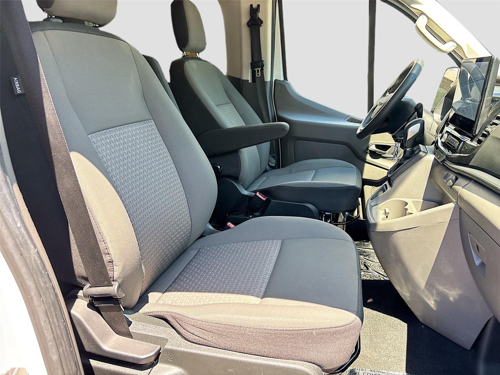 2024 Ford Transit Passenger Wagon XLT