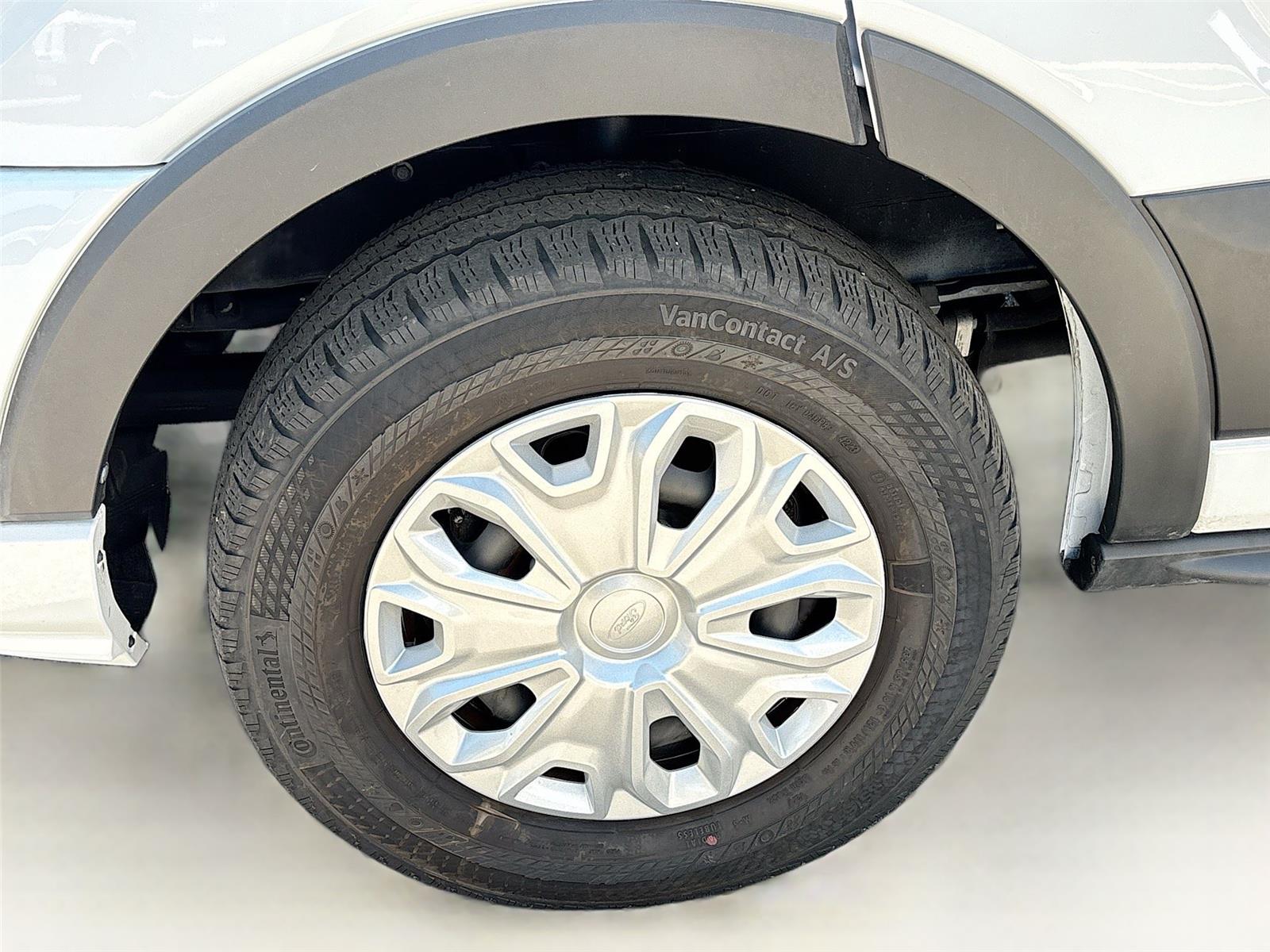 2024 Ford Transit Passenger Wagon XLT