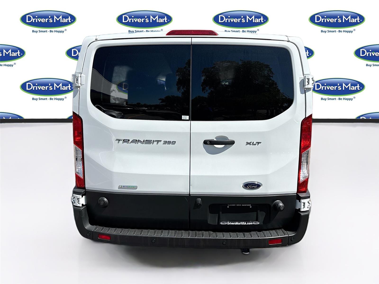 2024 Ford Transit Passenger Wagon XLT