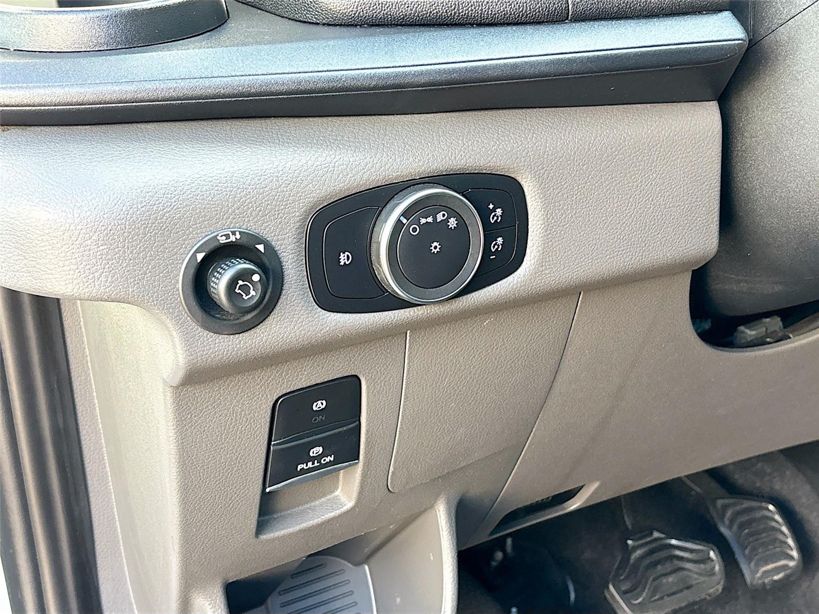 2024 Ford Transit Passenger Wagon XLT