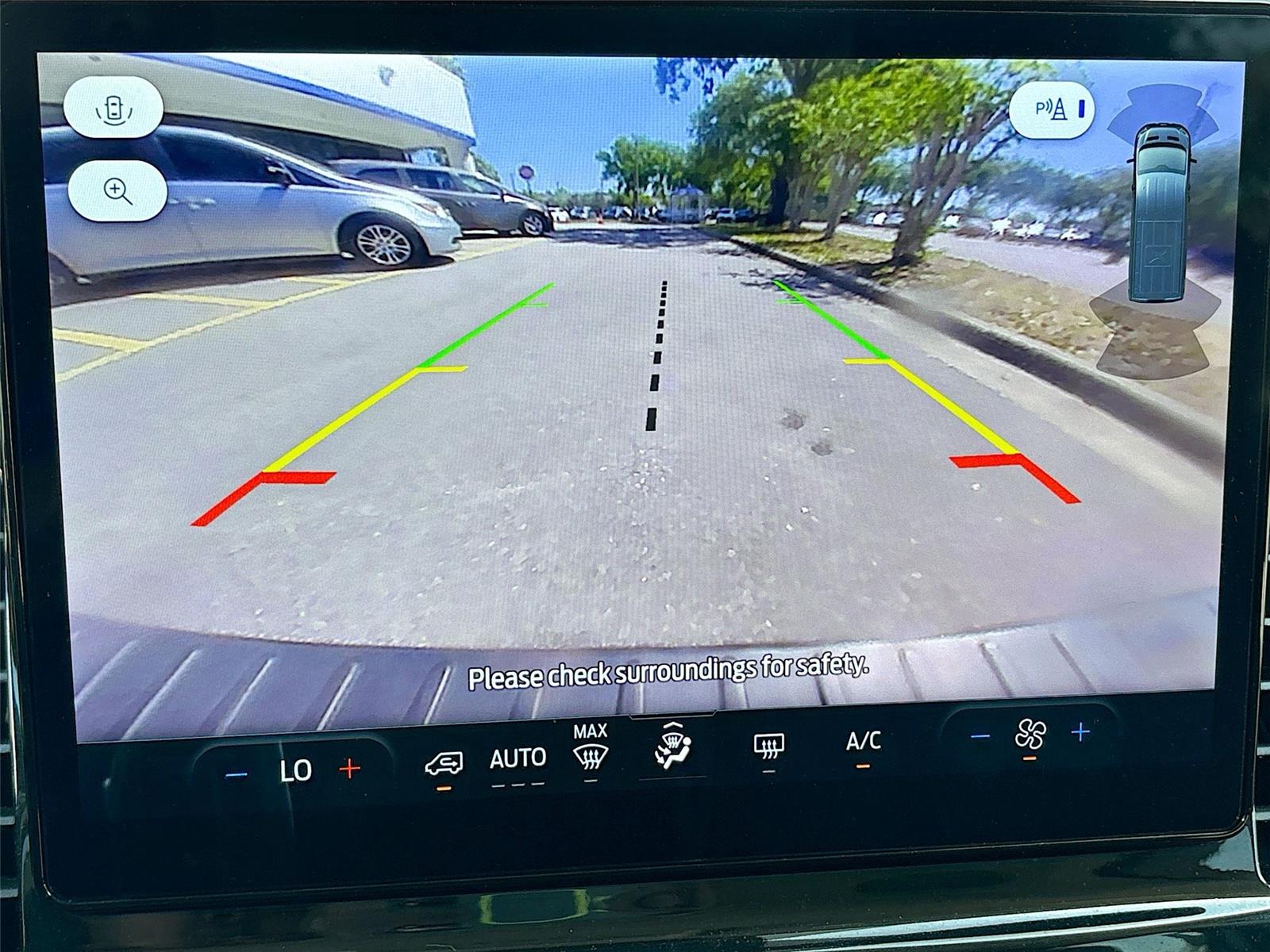 2024 Ford Transit Passenger Wagon XLT