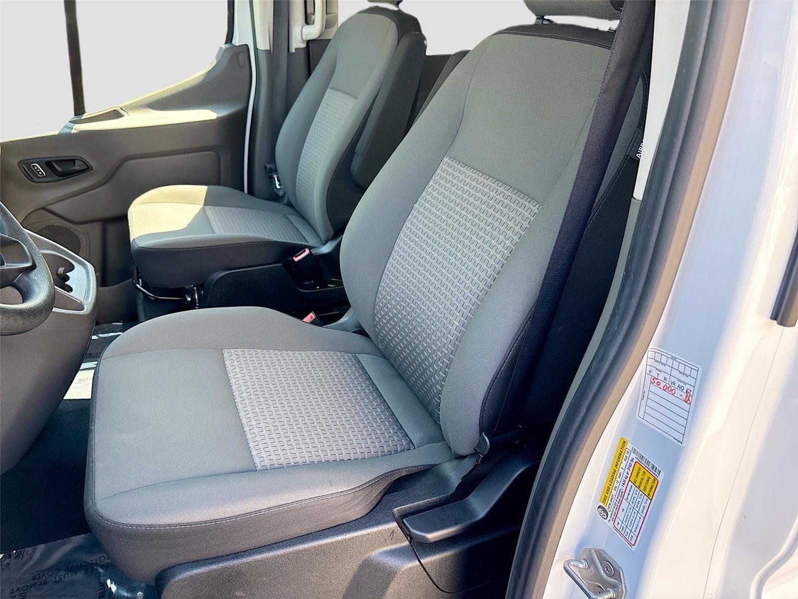 2024 Ford Transit Passenger Wagon XLT