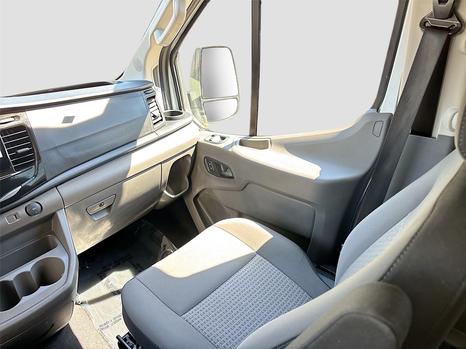 2024 Ford Transit Passenger Wagon XLT