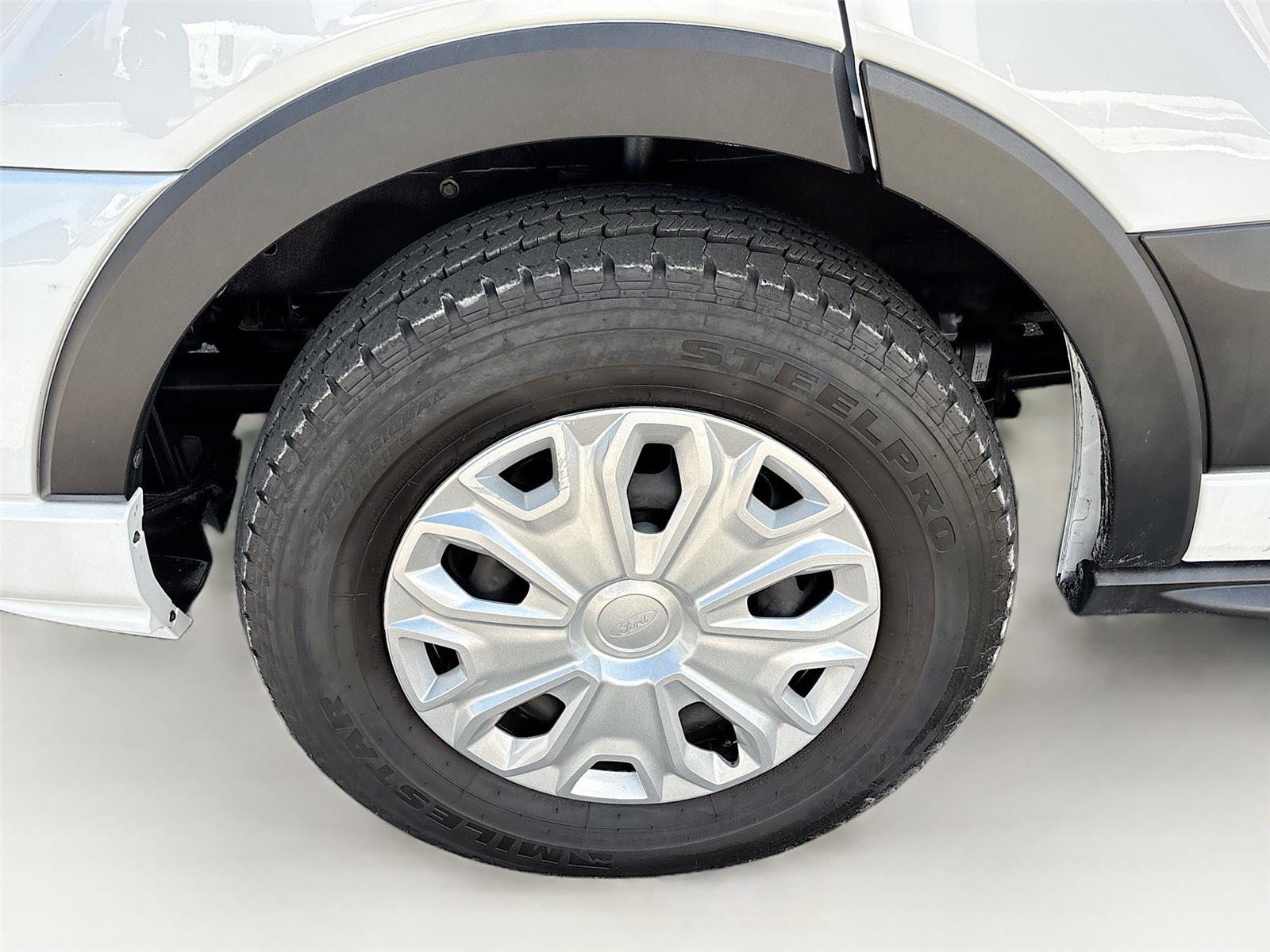 2024 Ford Transit Passenger Wagon XLT