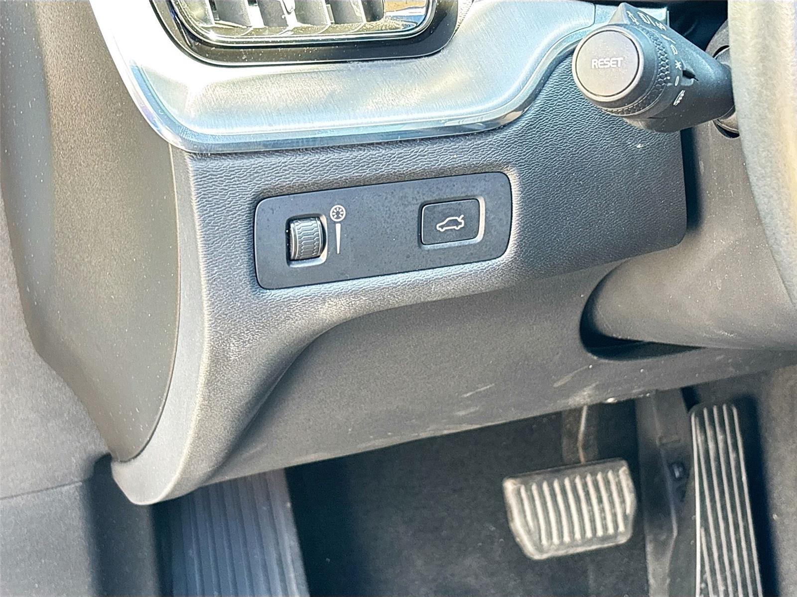 2020 Volvo XC60 Momentum