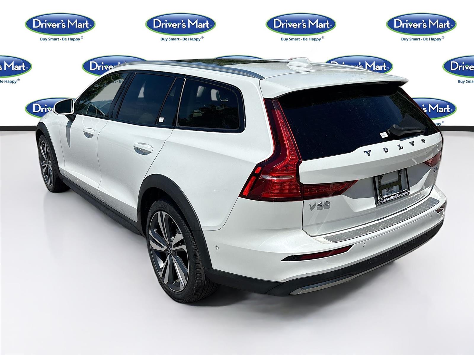 2025 Volvo V60 Cross Country Plus